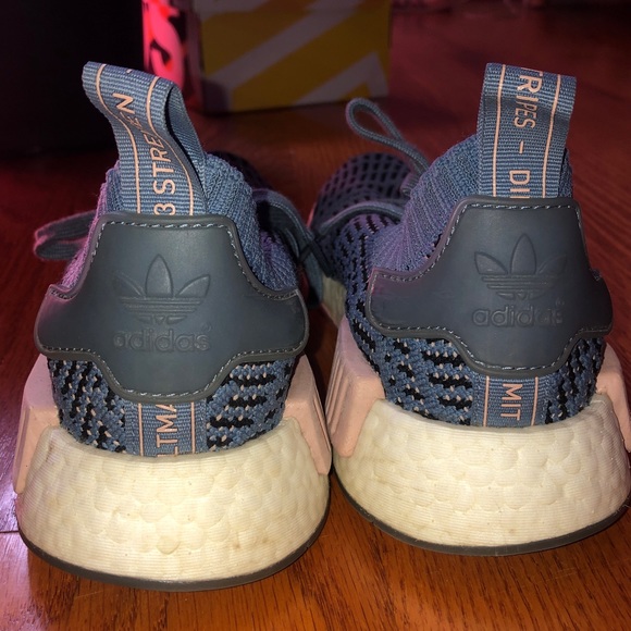 Adidas NMD R1 Primeknit running shoes - Picture 2 of 5